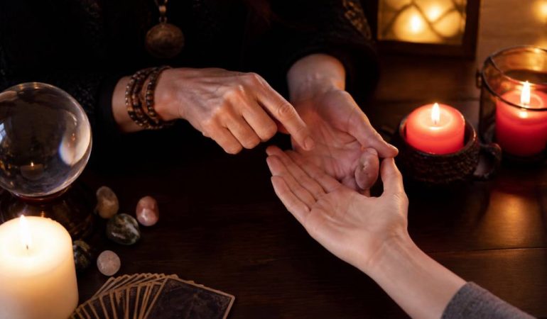 Reine de baton : signification, interprétation et messages du tarot